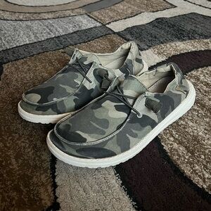 Women’s Hey Dude Size 7